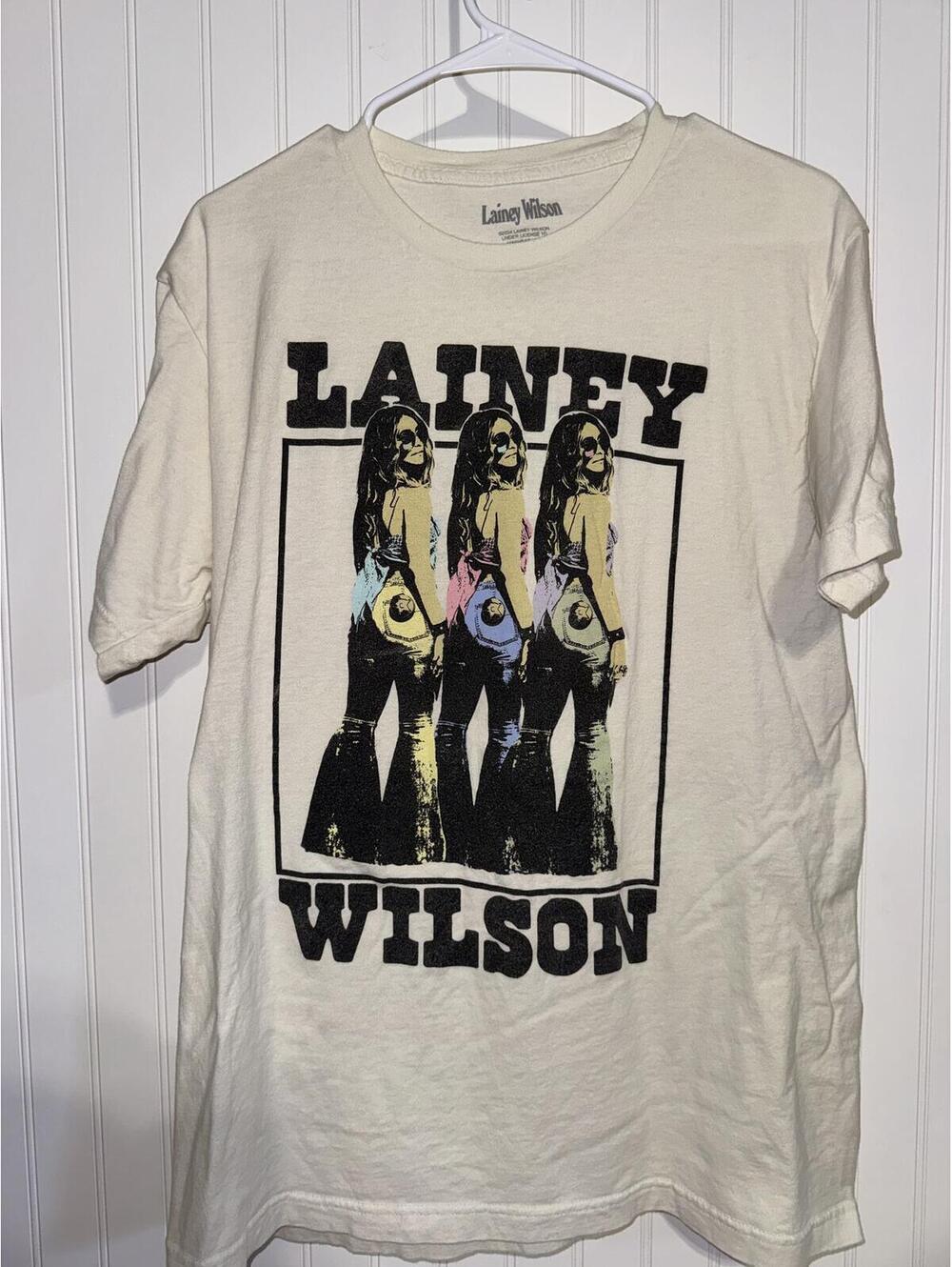 Lainey Wilson Graphic T-Shirt Size Large